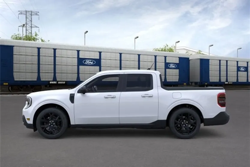 2025 Ford Maverick Lariat photo 1
