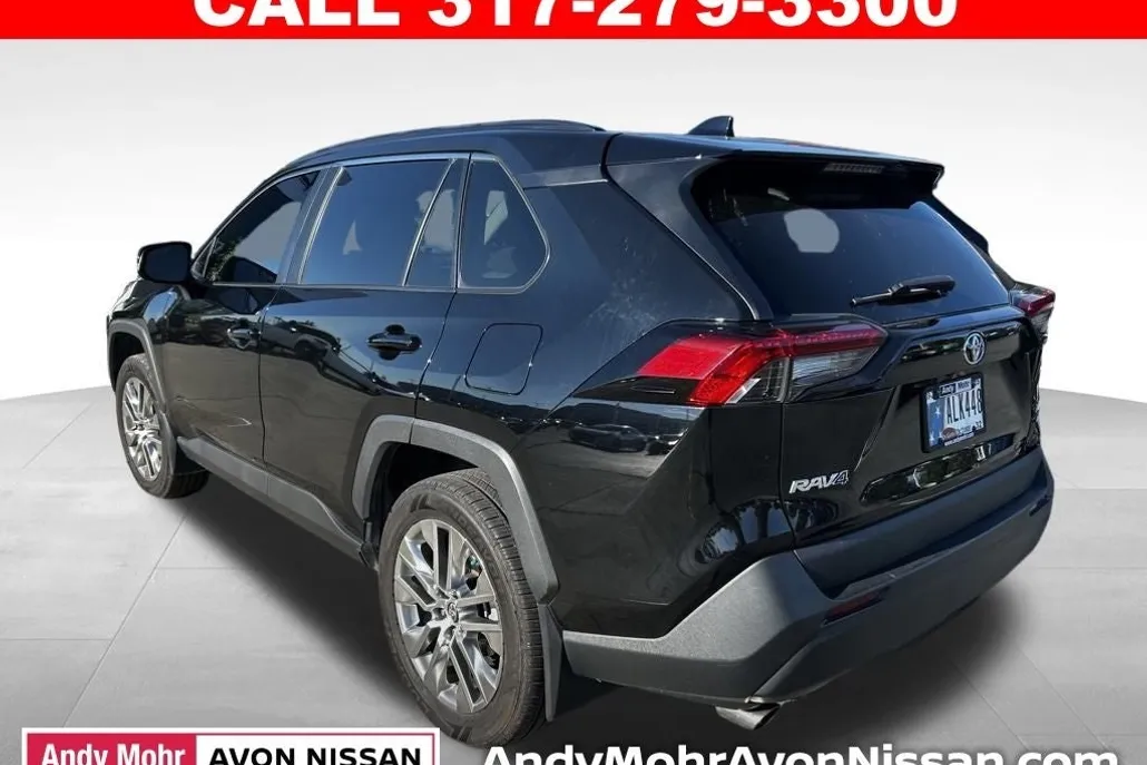 2020 Toyota RAV4 XLE Premium photo 1