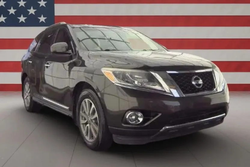 2016 Nissan Pathfinder SL photo 1