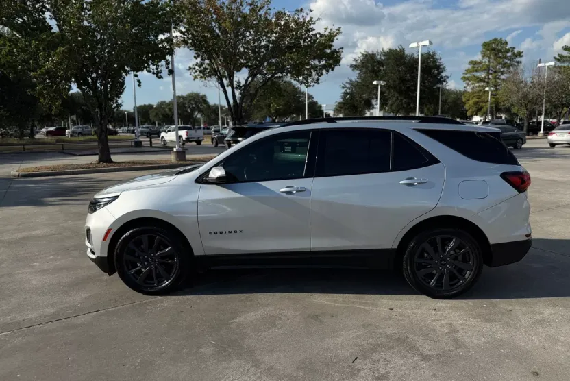 2022 Chevrolet Equinox RS photo 1