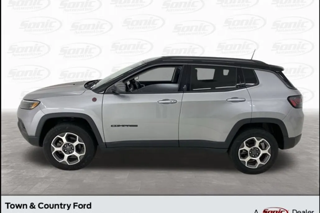2022 Jeep Compass Trailhawk photo 1