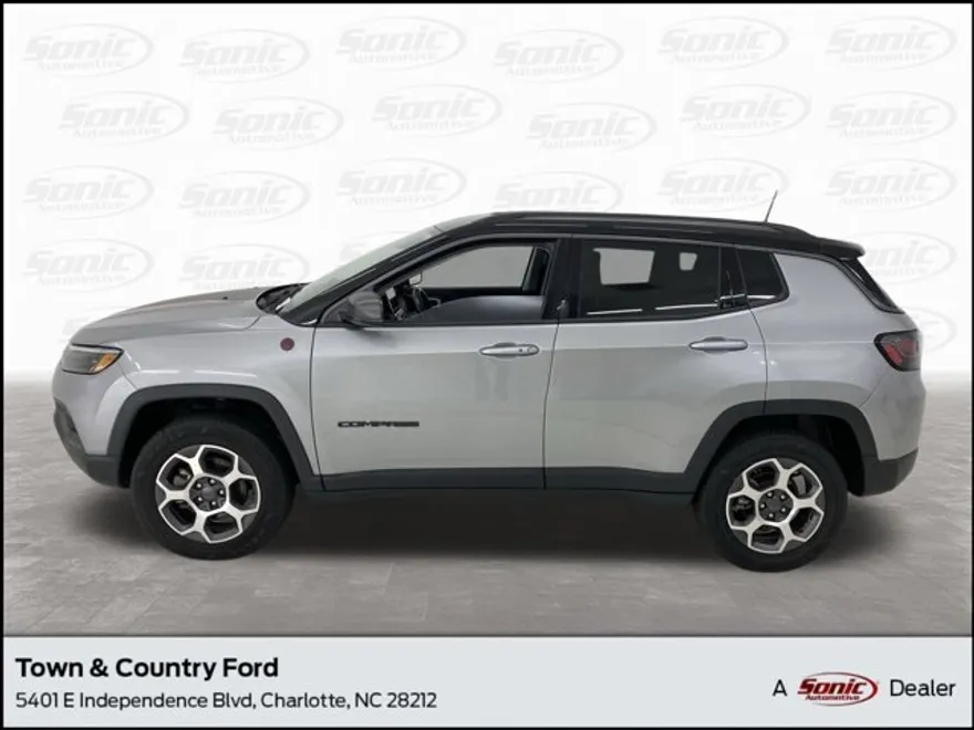 2022 Jeep Compass Trailhawk photo 1