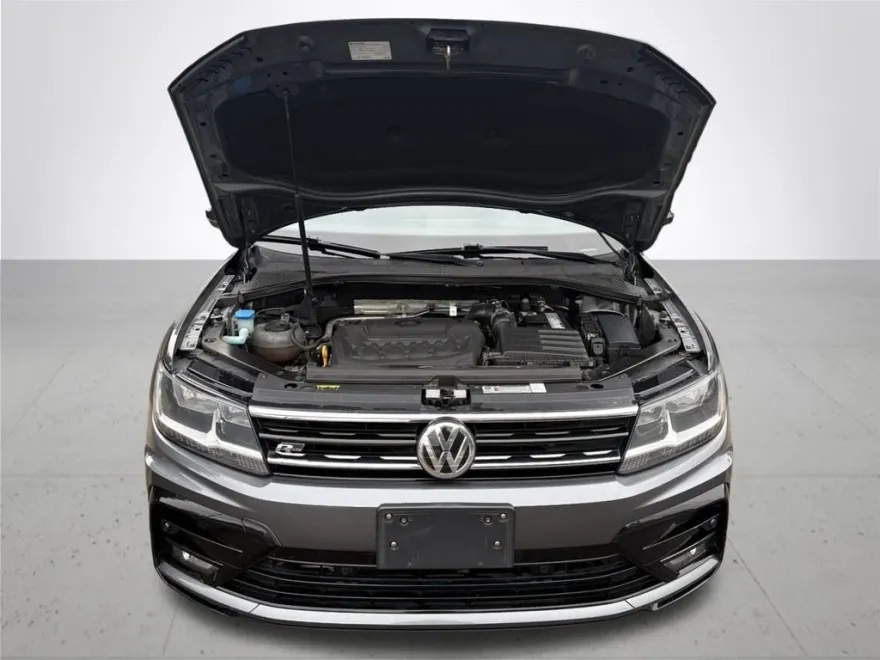 2019 Volkswagen Tiguan SEL R-Line photo 1