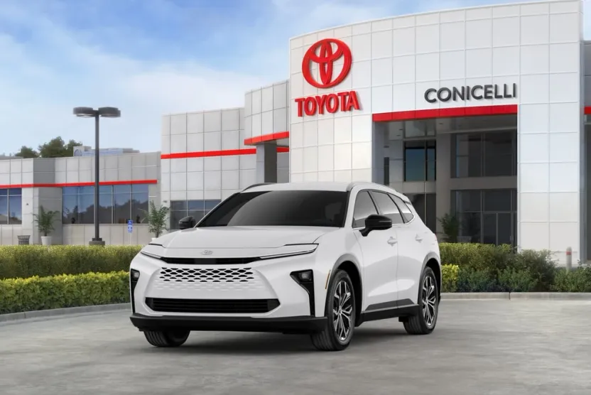 2025 Toyota Crown Signia XLE photo 1