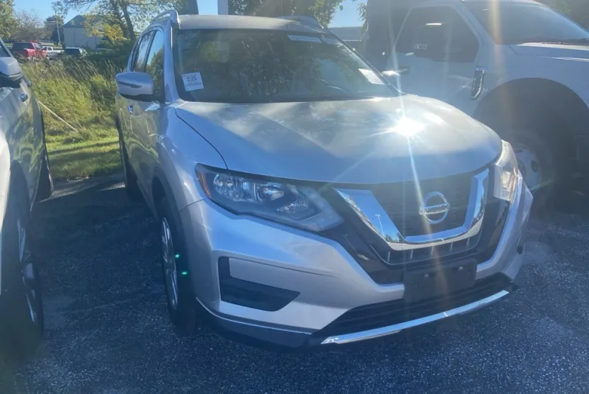 2017 Nissan Rogue S photo 1