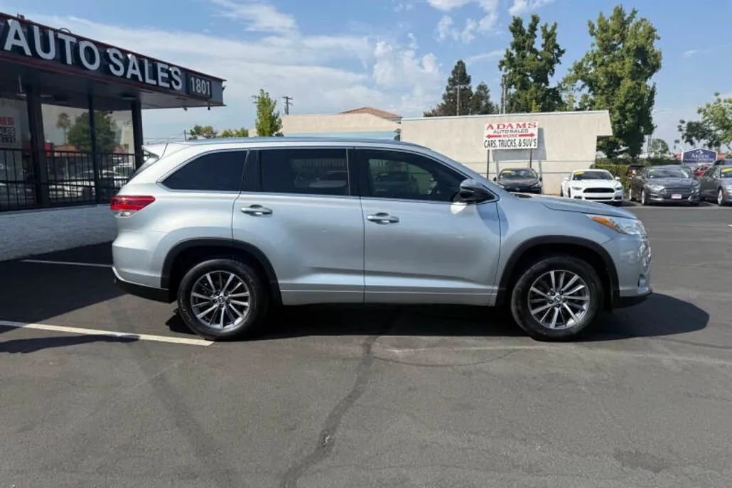 2018 Toyota Highlander SE XLE photo 1