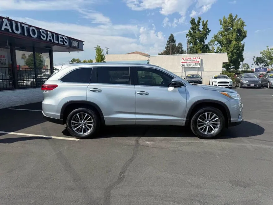 2018 Toyota Highlander SE XLE photo 1
