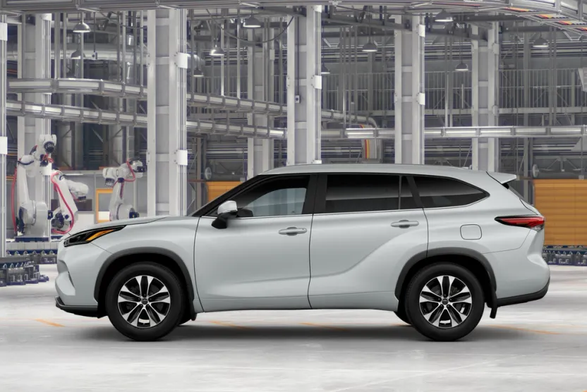 2025 Toyota Highlander XLE photo 1