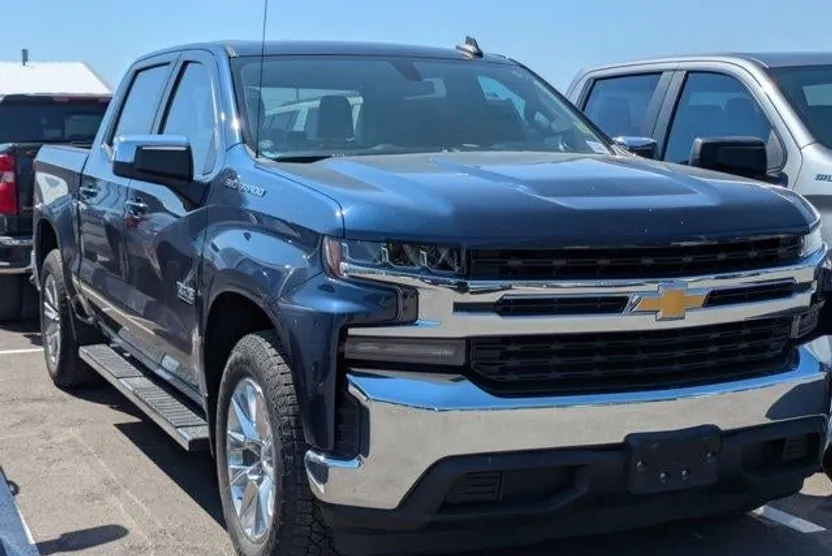 2022 Chevrolet Silverado 1500 LT photo 1