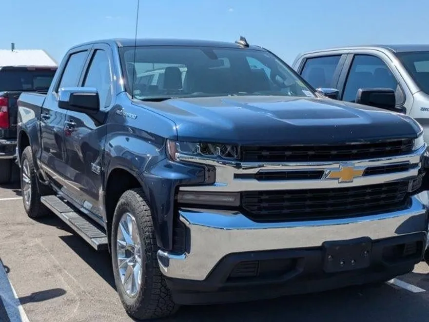 2022 Chevrolet Silverado 1500 LT photo 1