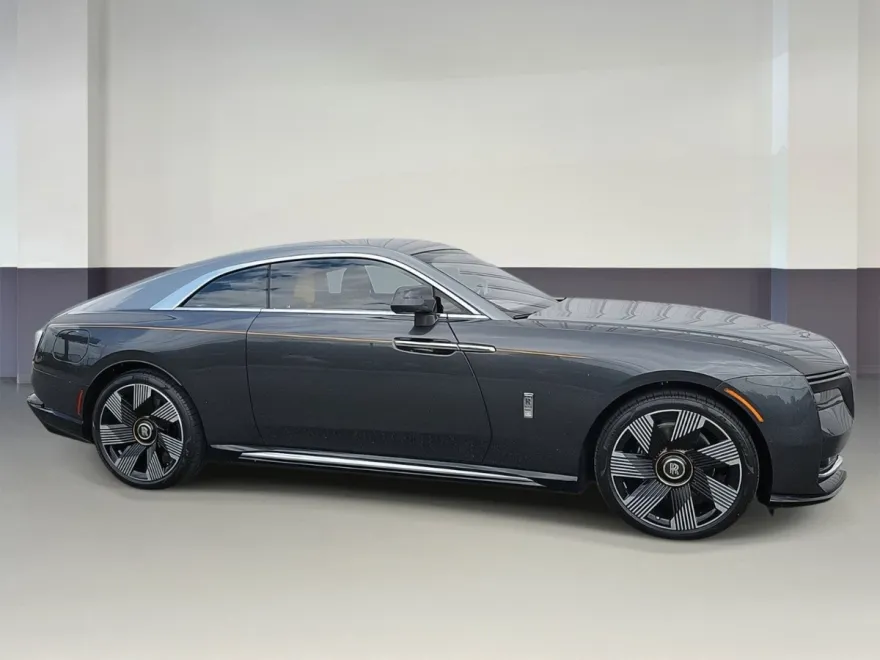 2024 Rolls Royce Spectre photo 1