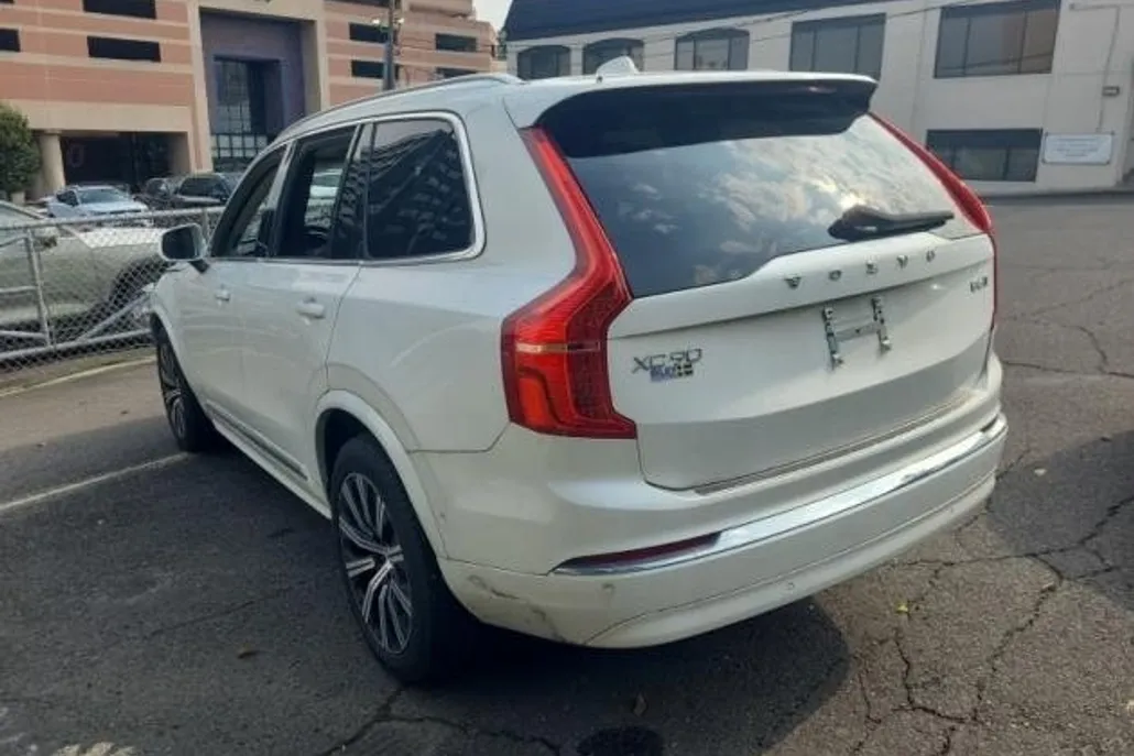 2024 Volvo XC90 Plus photo 1