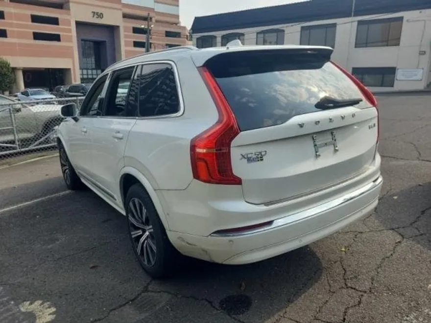 2024 Volvo XC90 Plus photo 1