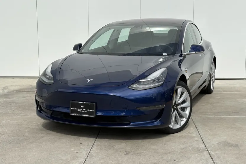 2018 Tesla Model 3 Long Range photo 1
