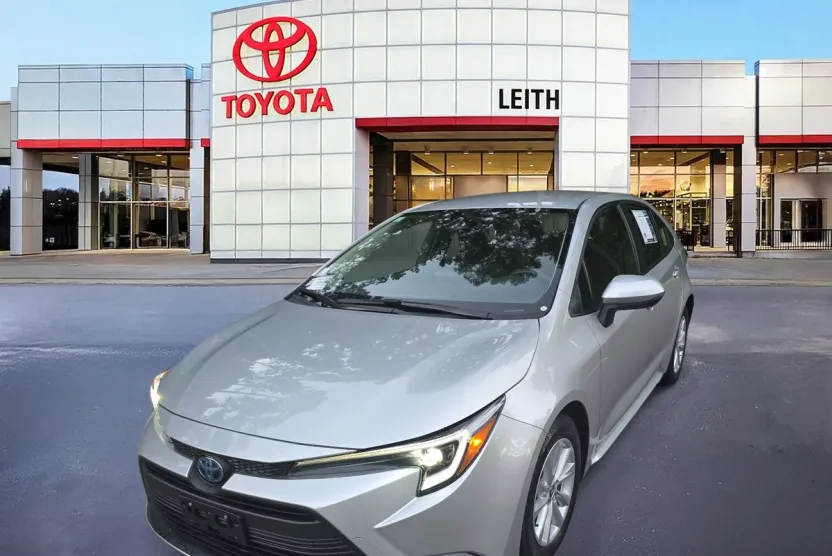 2024 Toyota Corolla Hybrid LE photo 1