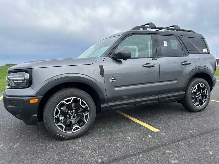 2025 Ford Bronco Sport Outer Banks photo 1