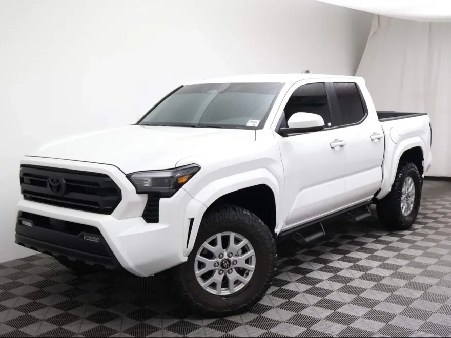2024 Toyota Tacoma SR5 photo 1