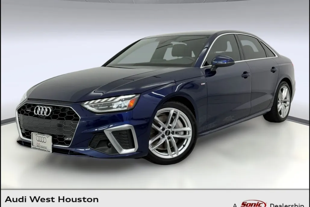 2022 Audi A4 S line Quattro Premium Plus photo 1