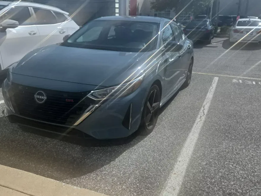 2024 Nissan Sentra SR photo 1