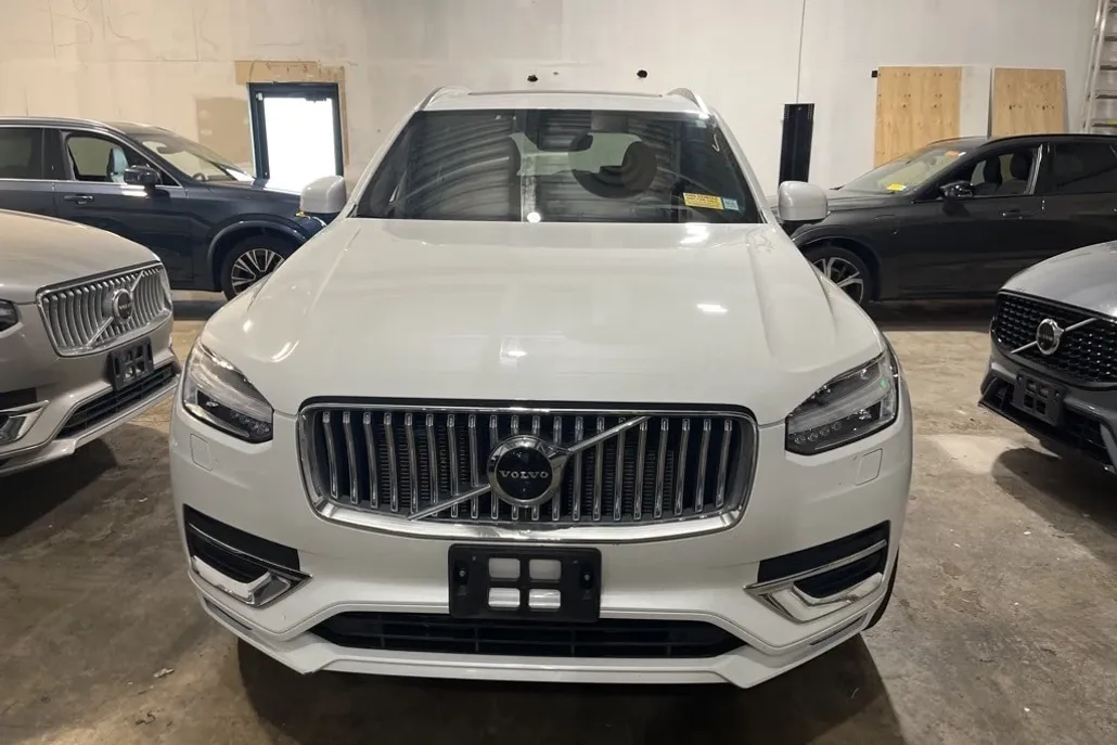 2022 Volvo XC90 T6 AWD Inscription photo 1