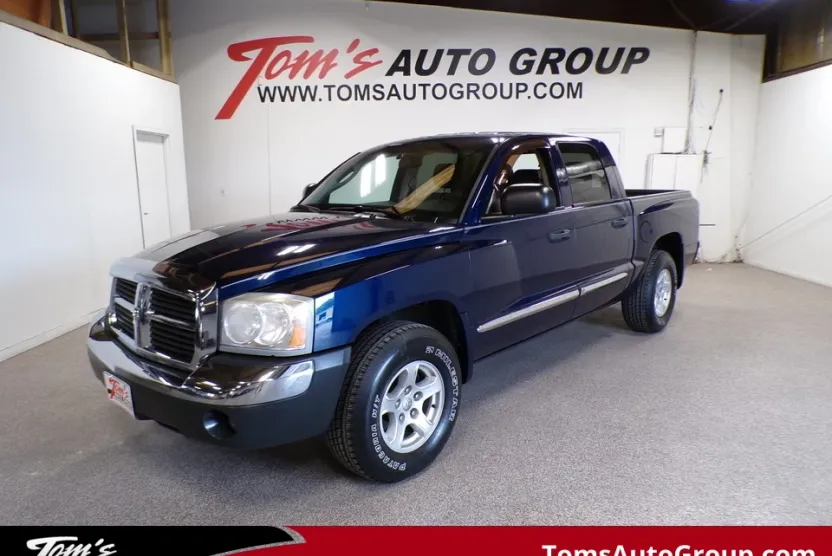 2005 Dodge Dakota SLT photo 1