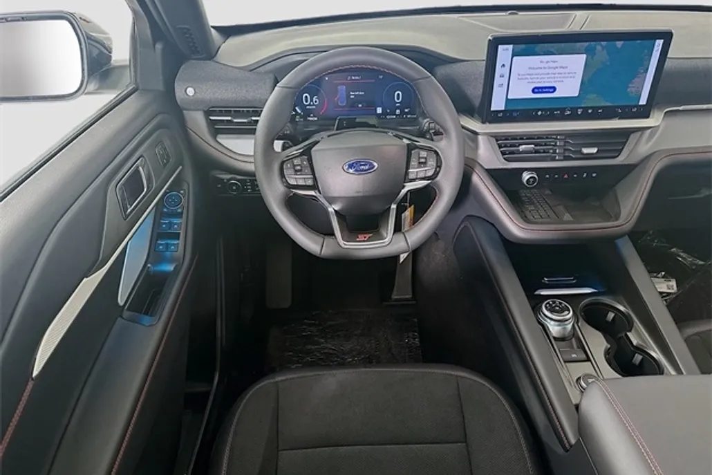 2025 Ford Explorer ST photo 1