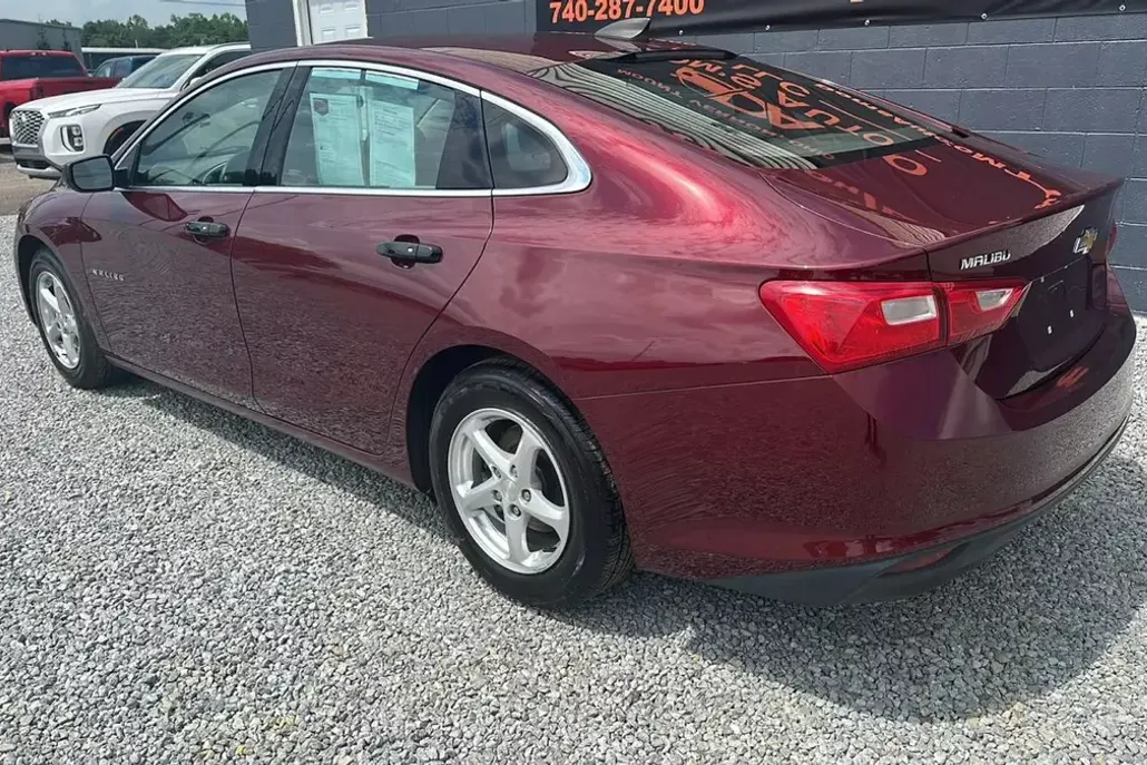2016 Chevrolet Malibu LS photo 1