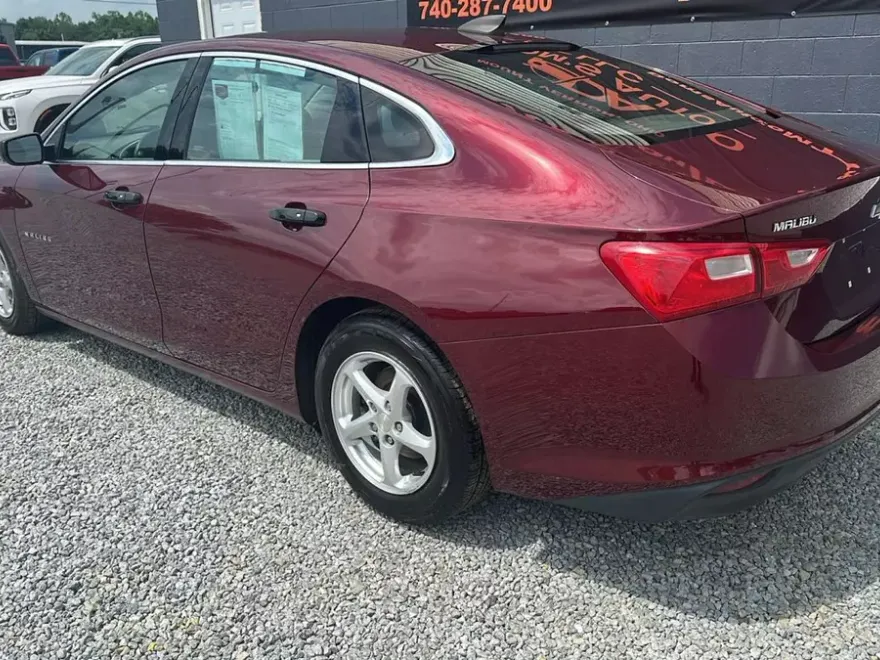 2016 Chevrolet Malibu LS photo 1