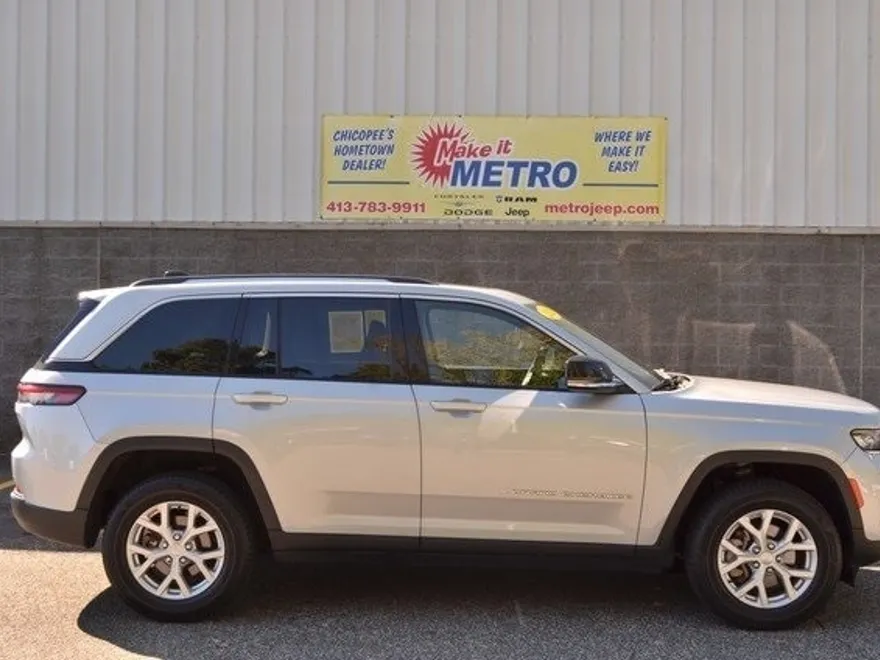 2023 Jeep Grand Cherokee Limited photo 1