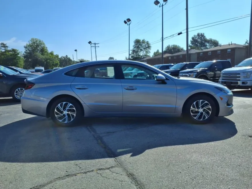 2022 Hyundai Sonata Hybrid Blue photo 1