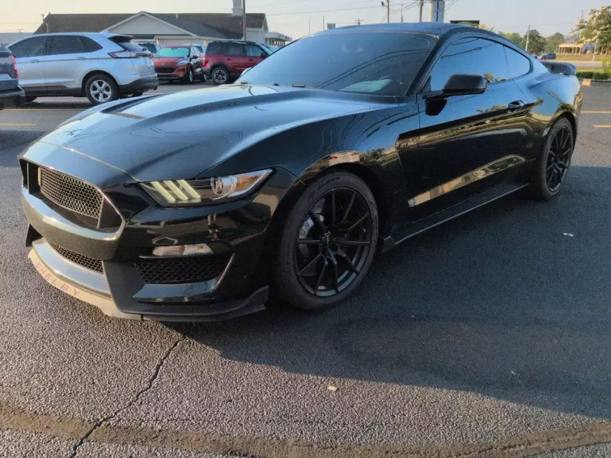 2017 Ford Mustang Shelby GT350 photo 1