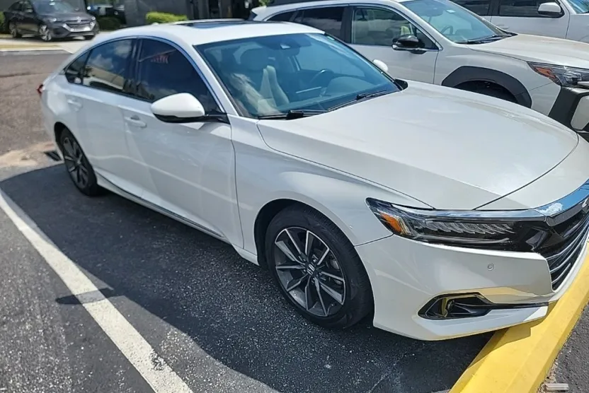 2021 Honda Accord EX-L photo 1