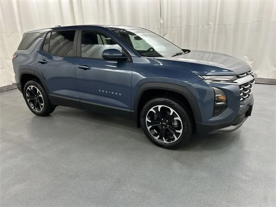 2026 Chevrolet Equinox LT photo 1