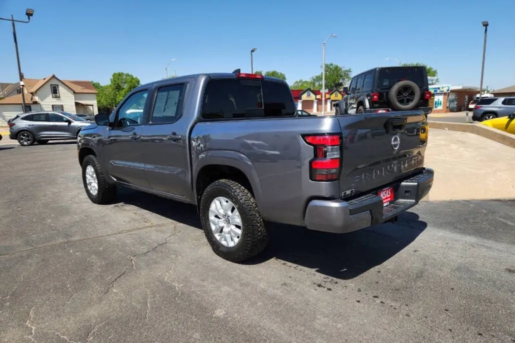 2024 Nissan Frontier SV photo 1