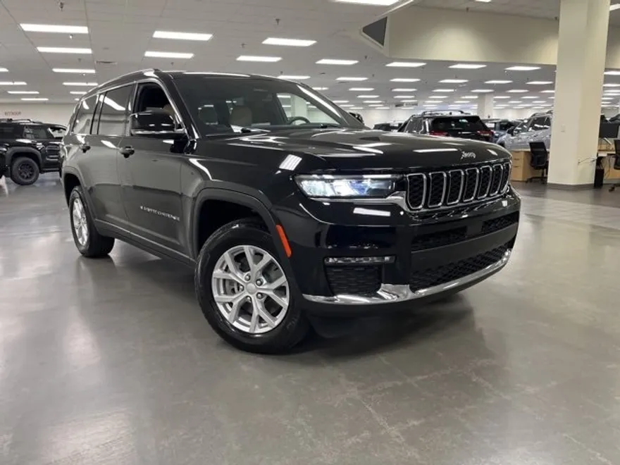 2023 Jeep Grand Cherokee Limited photo 1
