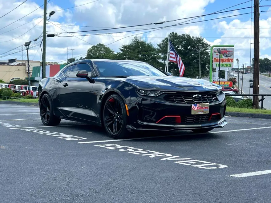2021 Chevrolet Camaro 2LT Coupe photo 1