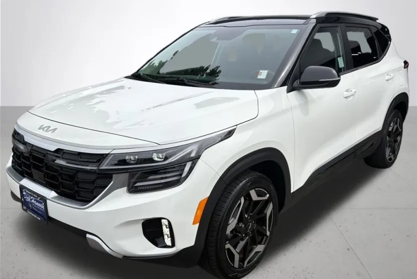 2024 Kia Seltos SX photo 1