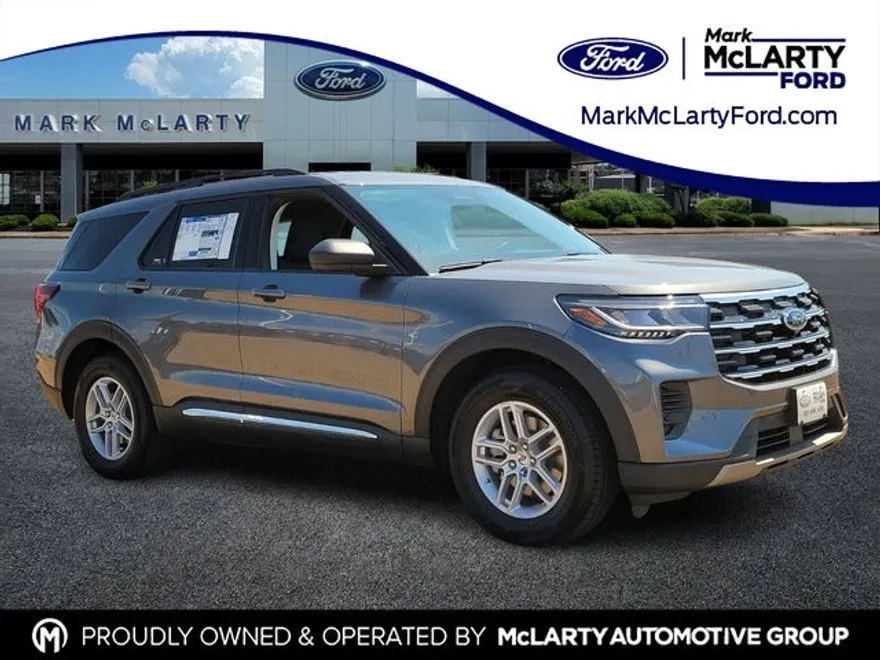 2025 Ford Explorer photo 1