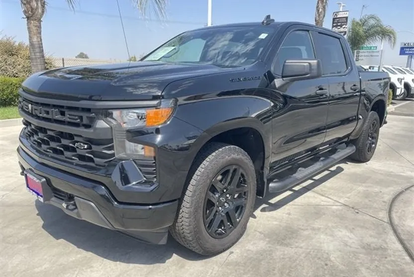 2024 Chevrolet Silverado 1500 Custom photo 1