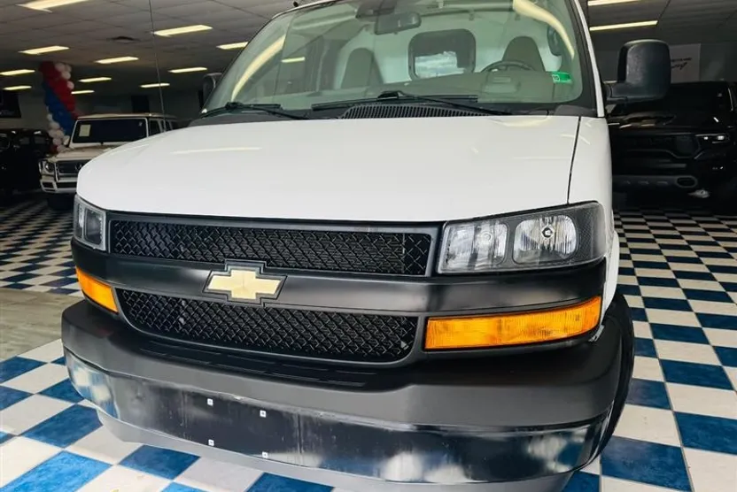 2019 Chevrolet Express Cargo Van photo 1