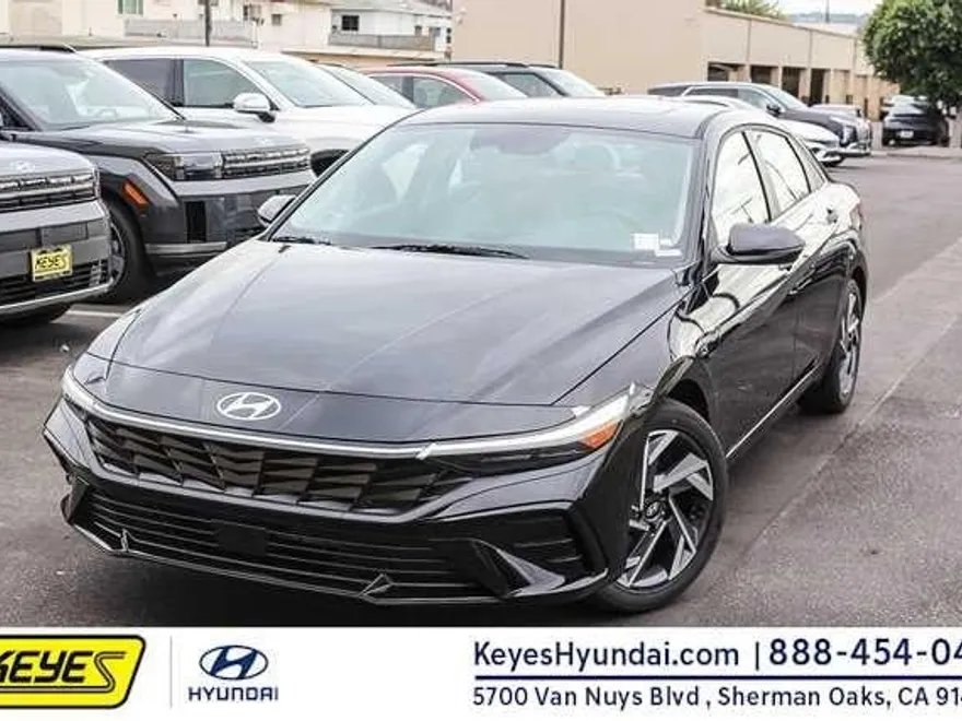2025 Hyundai Elantra Limited photo 1