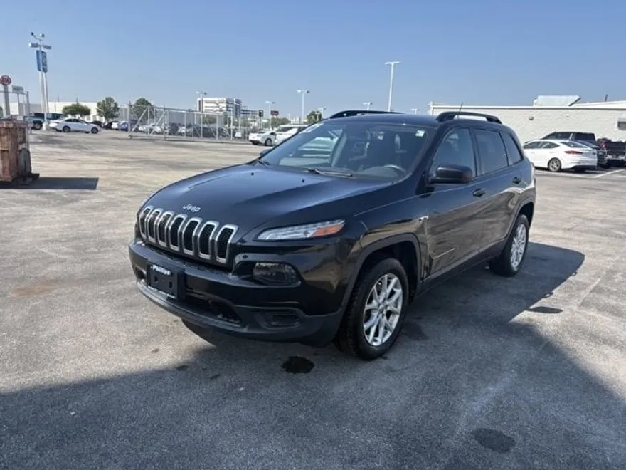 2016 Jeep Cherokee Sport photo 1