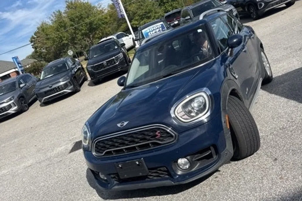 2017 Mini Countryman ALL4 S photo 1