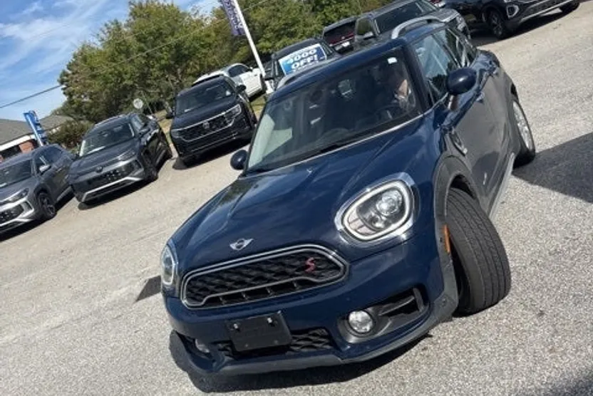 2017 Mini Countryman ALL4 S photo 1