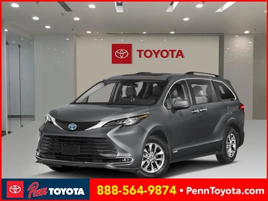 2025 Toyota Sienna XLE photo 1