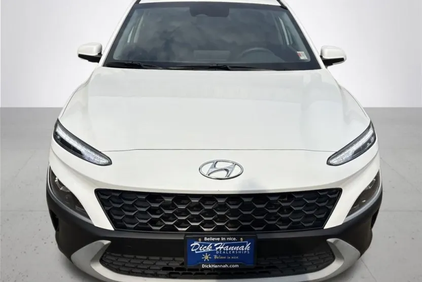 2023 Hyundai Kona SEL photo 1