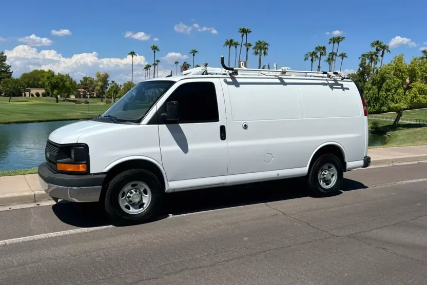2014 Chevrolet Express 2500 Cargo Van photo 1