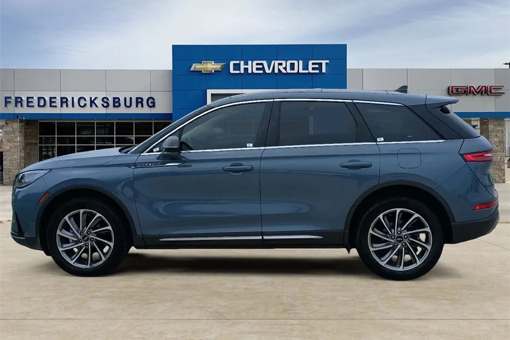 2024 Lincoln Corsair Premiere photo 1