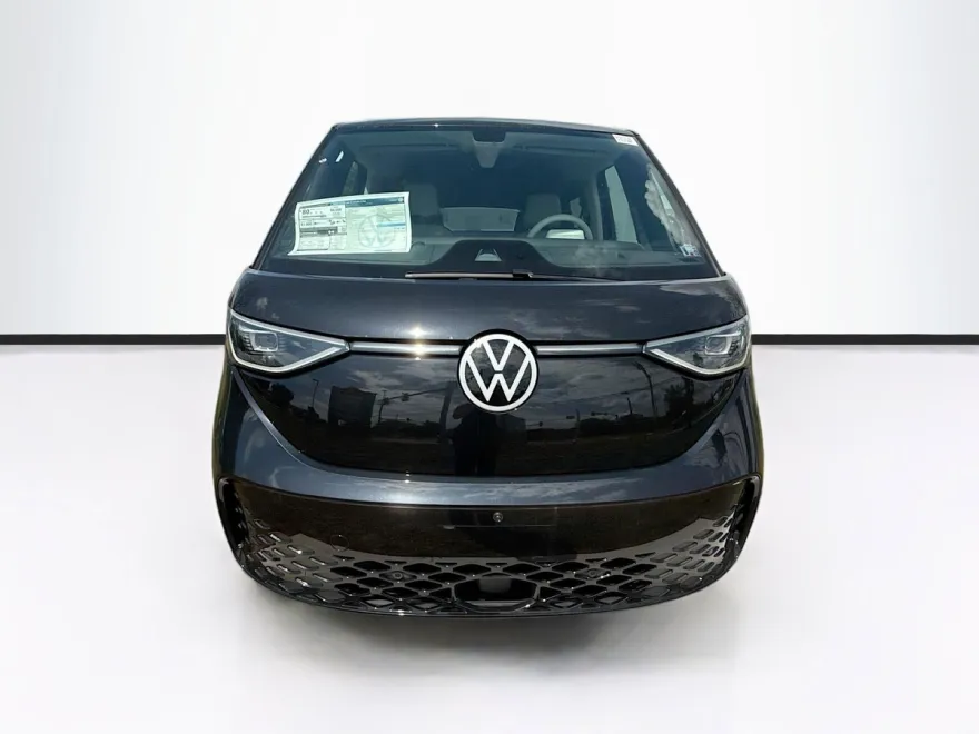 2025 Volkswagen ID. Buzz Pro Plus photo 1