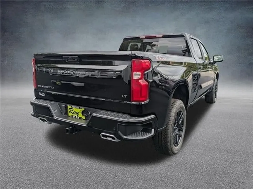 2026 Chevrolet Silverado Trail Boss LT photo 1
